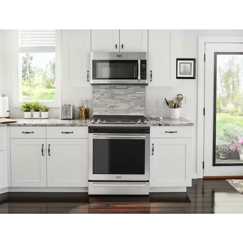 5.8 cu. ft. Slide-In Gas Range with True Convection C821